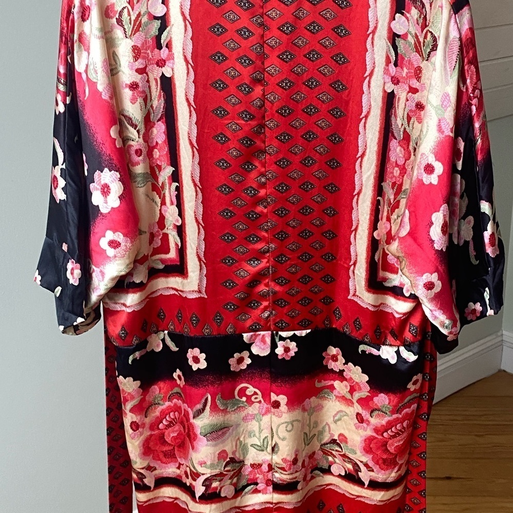 Single black floral silk long sleeve tunic top Size Large - Picture 8 of 16